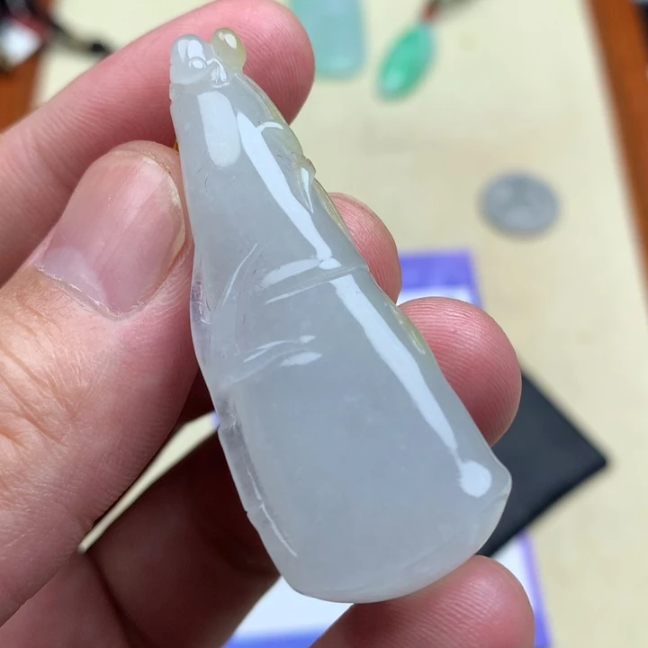 翡翠未镶嵌颈饰竹节