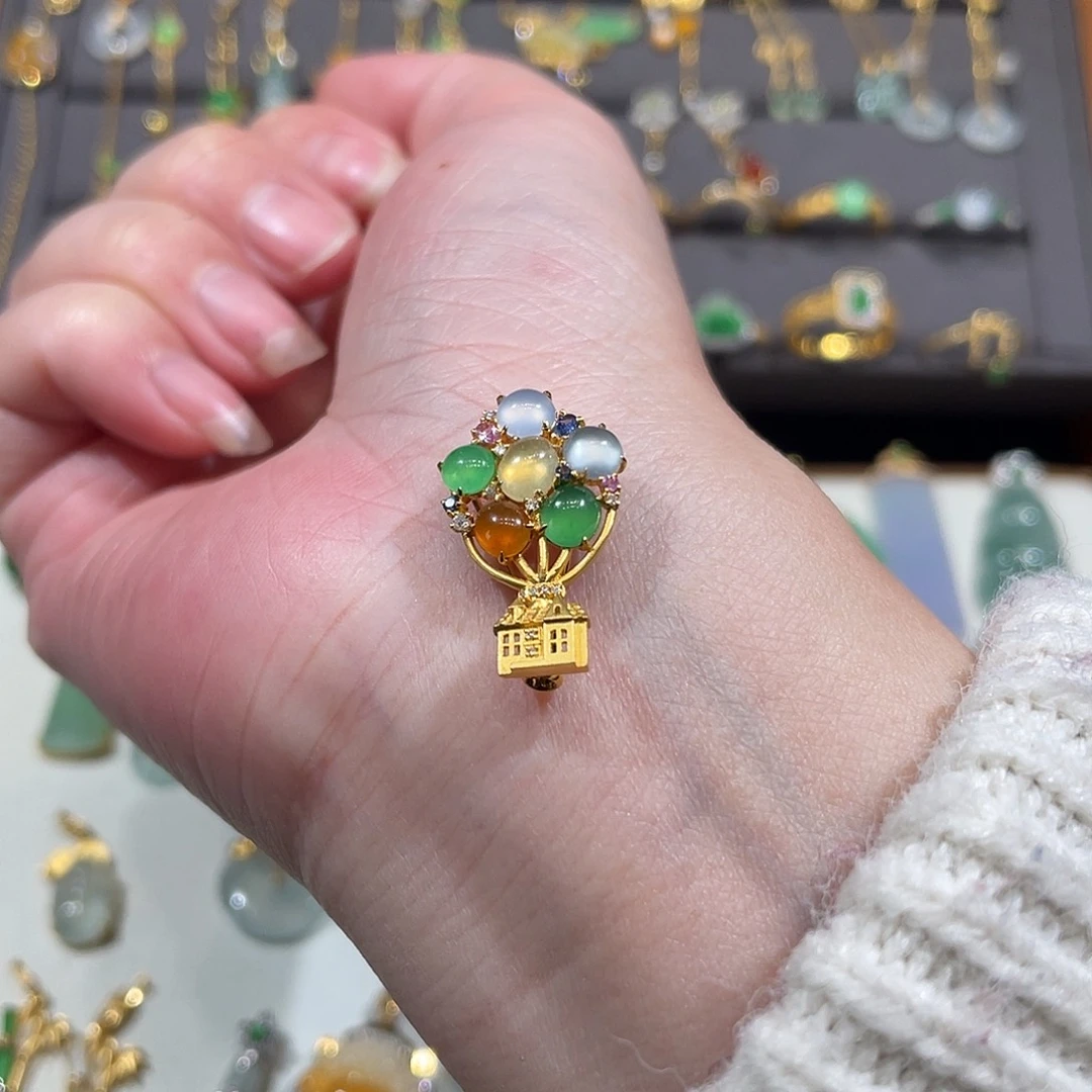 翡翠颈饰18K金镶嵌高冰蛋面热气球