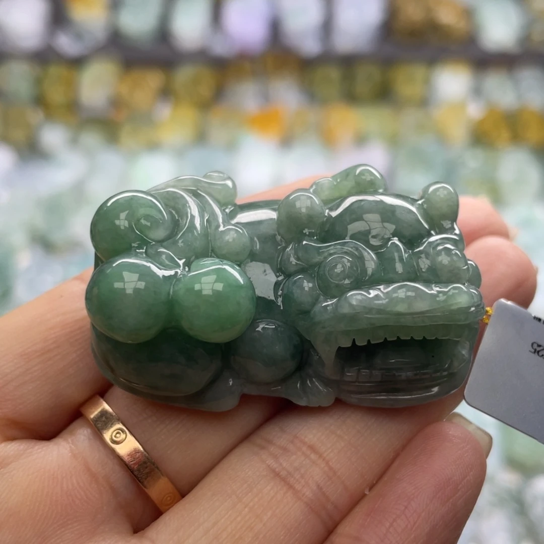 颈饰未镶嵌翡翠貔貅