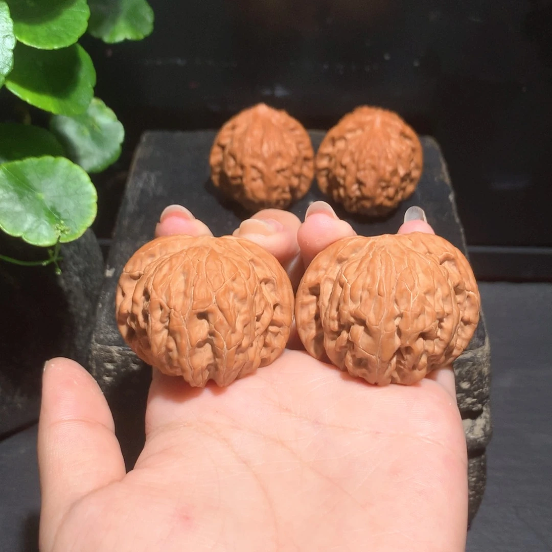 文玩核桃吊坠红皮正磨070303