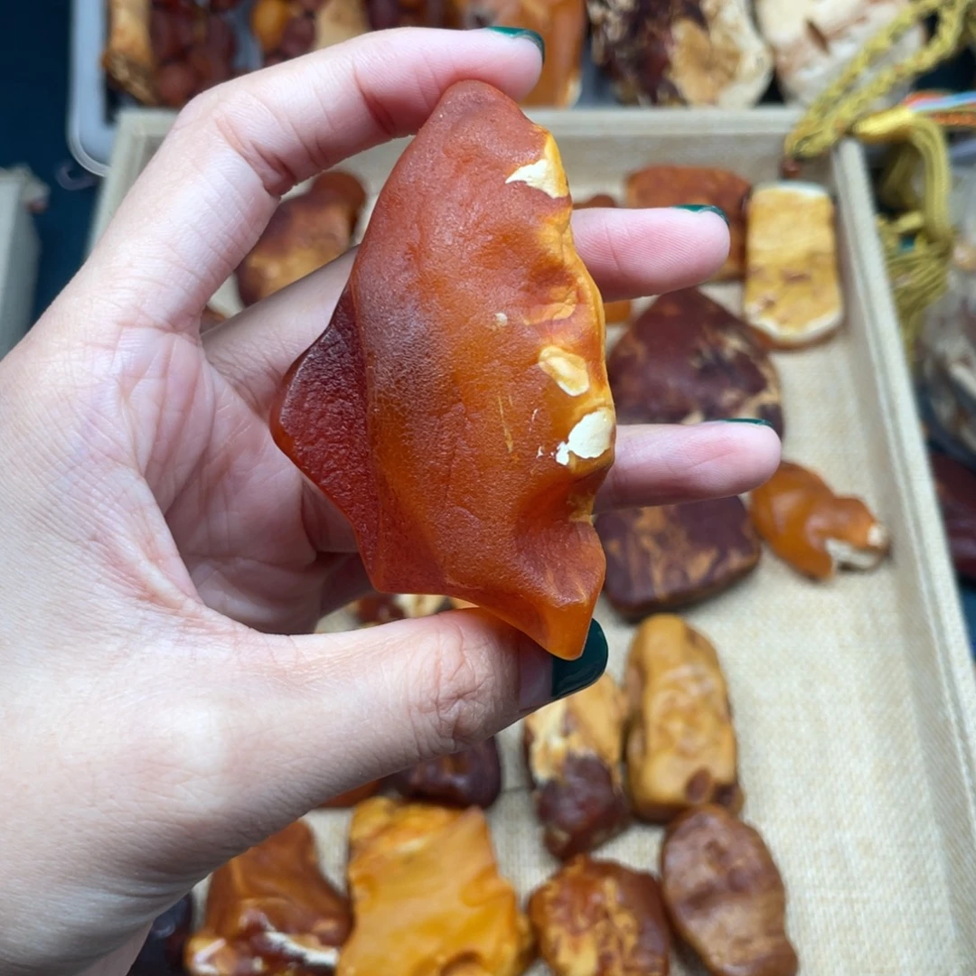 琥珀未镶嵌珠宝奇石