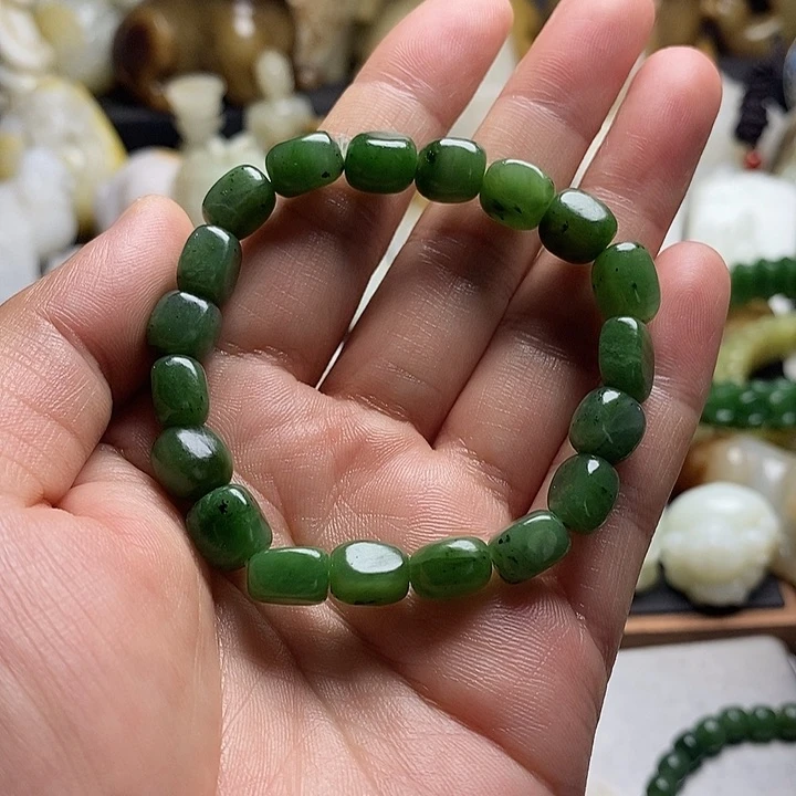 和田玉未镶嵌把件