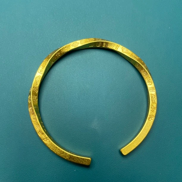 【高定轻奢】收藏级轻奢时尚设计手镯js080