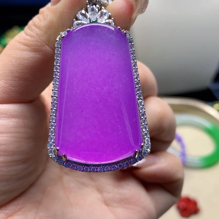 翡翠颈饰未镶嵌吊坠