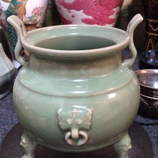 瓷片瓷器一件，品相完好