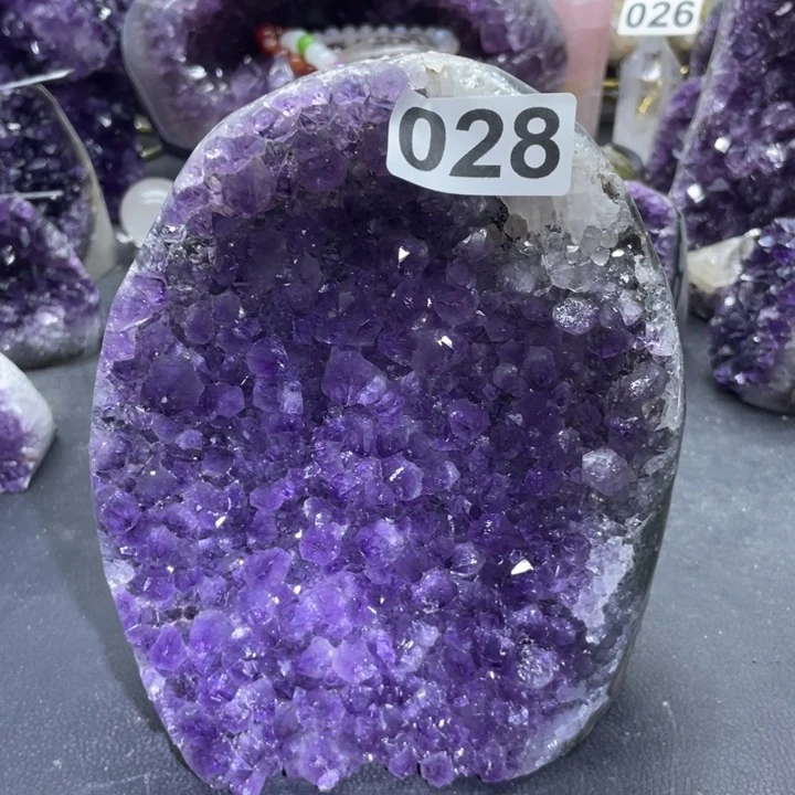 未镶嵌水晶大型摆件（非配饰）