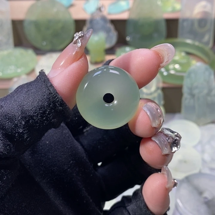 岫玉吊坠未镶嵌吊坠