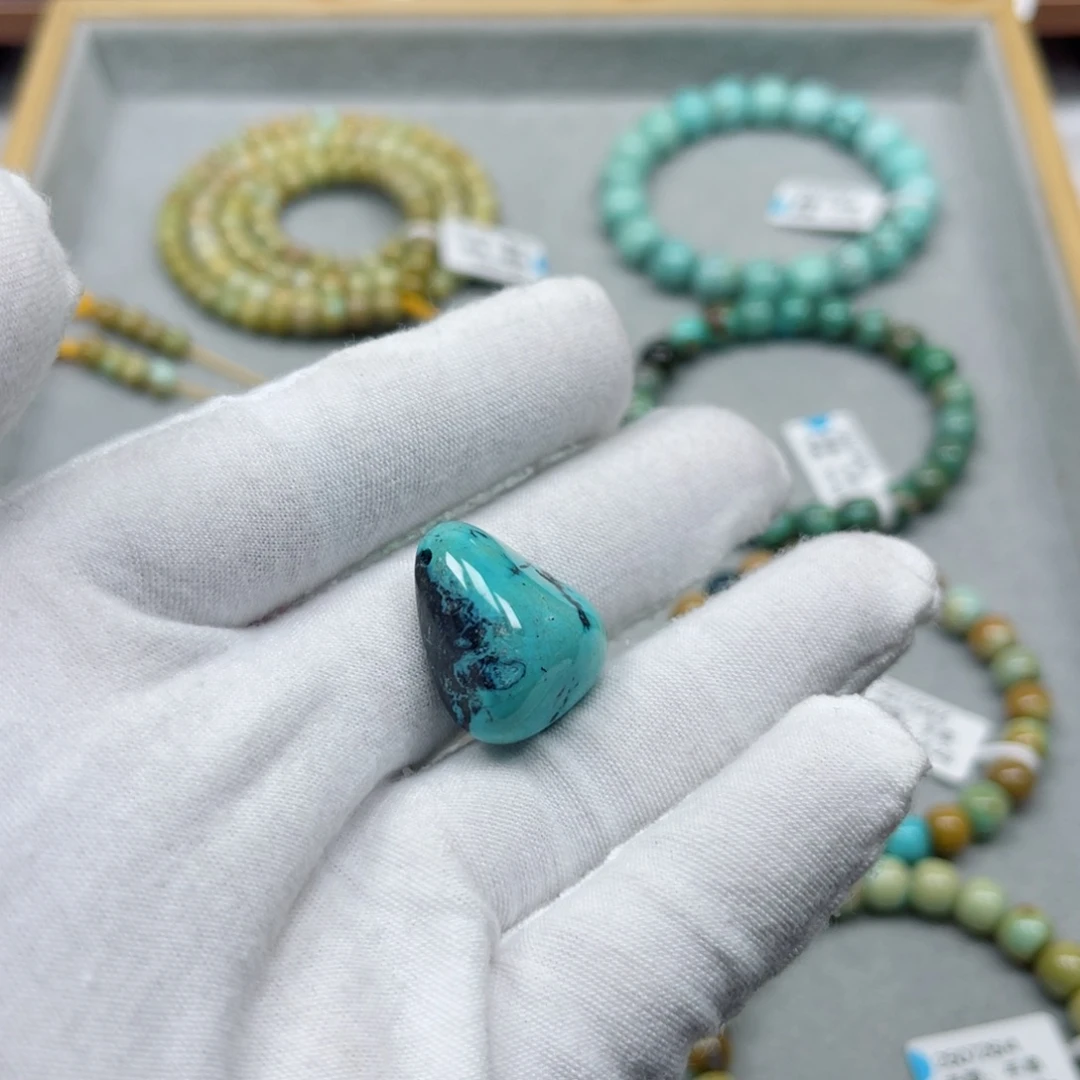 绿松石未镶嵌挂件