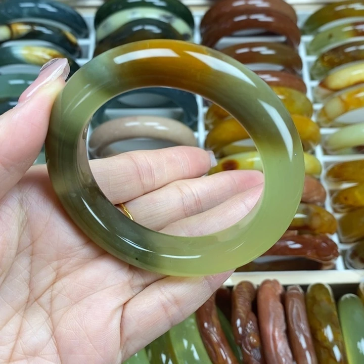 蛇纹石玉手镯未镶嵌55