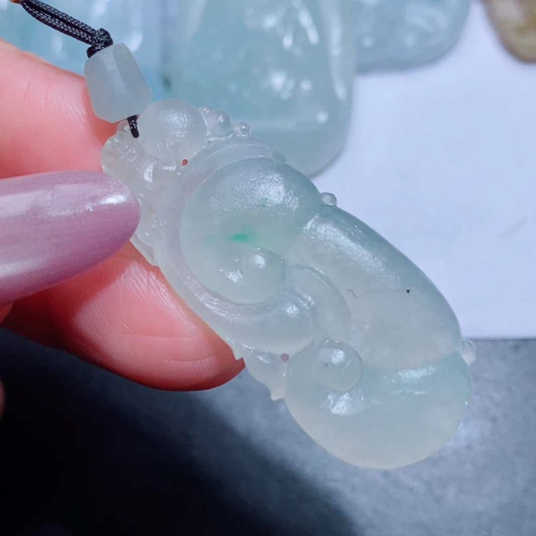 定制翡翠未镶嵌吊坠