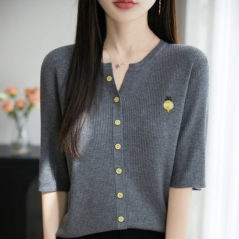 2025新款爆款正品春夏新款简约百搭刺绣针织衫女短款时尚短袖开衫