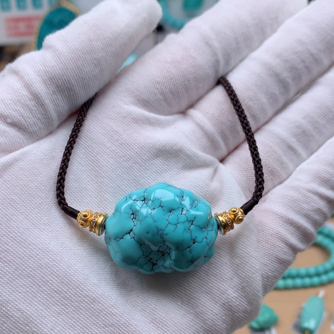 绿松石未镶嵌珠宝奇石