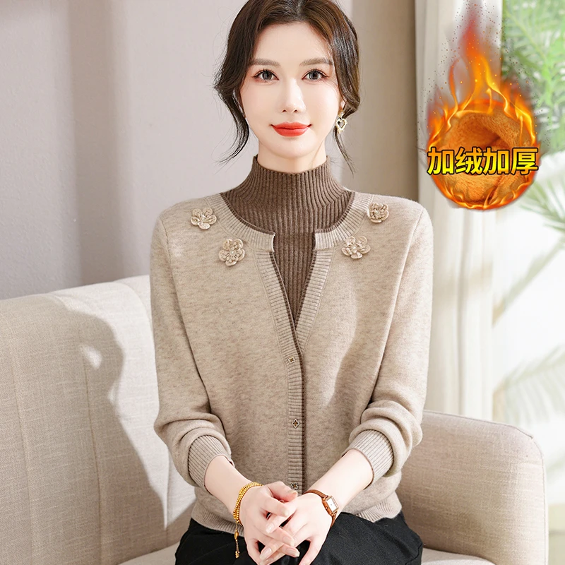 妈妈装2025新款加绒毛衣假两件中老年女秋冬装减龄加厚针织打底衫