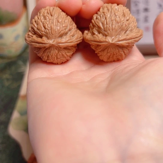 文玩核桃吊坠高配三角白狮子头精对