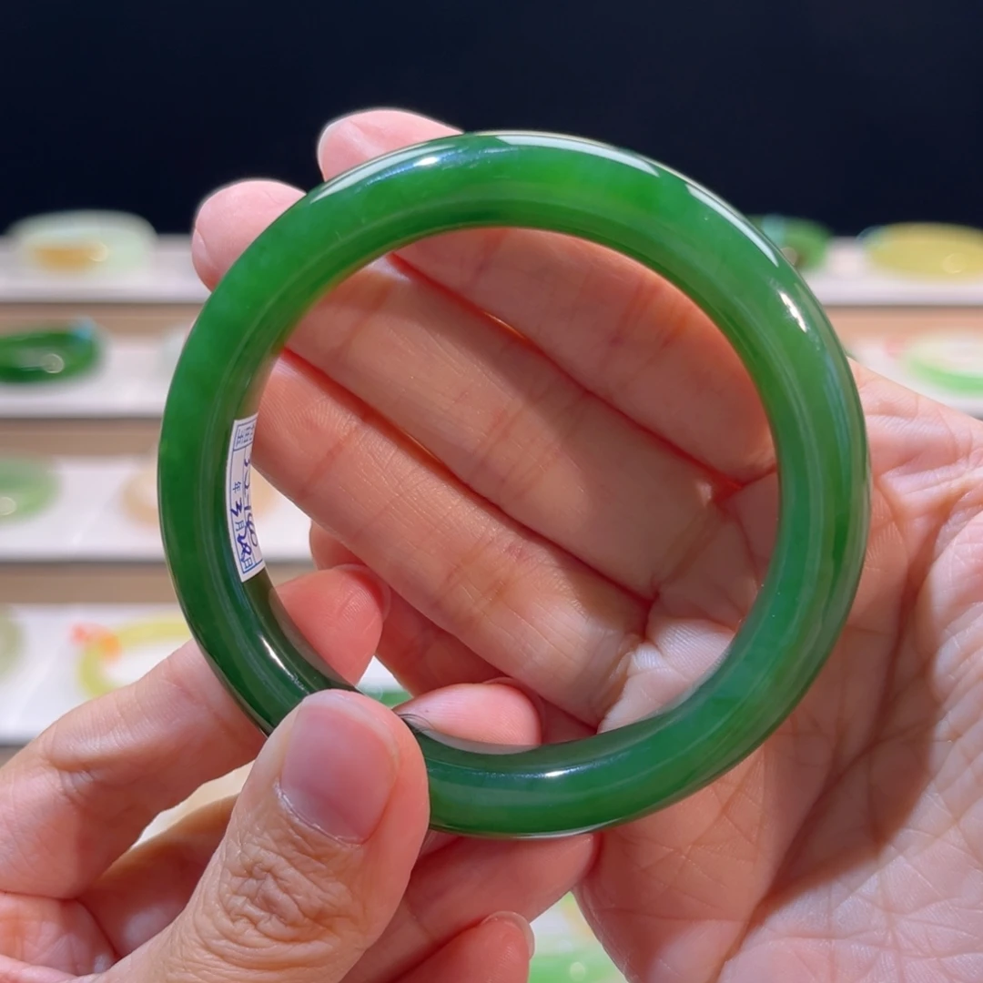 和田玉未镶嵌手镯  「辣阳绿 俄碧」福利