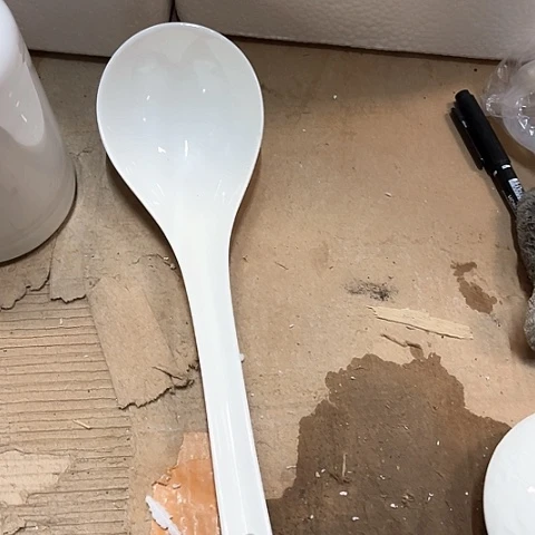 微瑕，不能明火，口径26厘米，3个大勺黑点针孔