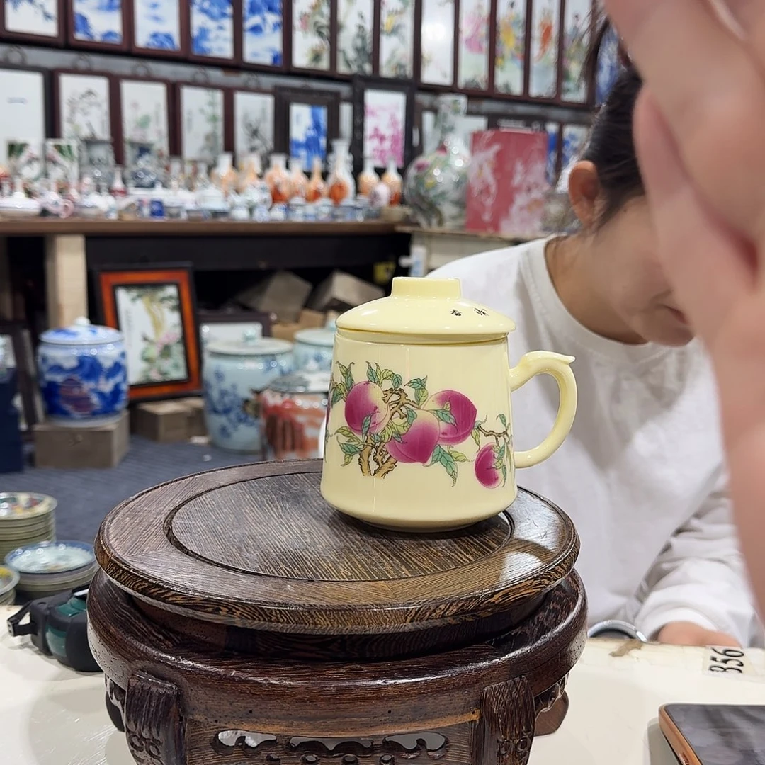 摆件瓷//////景德镇陶瓷瓷器。带礼盒。