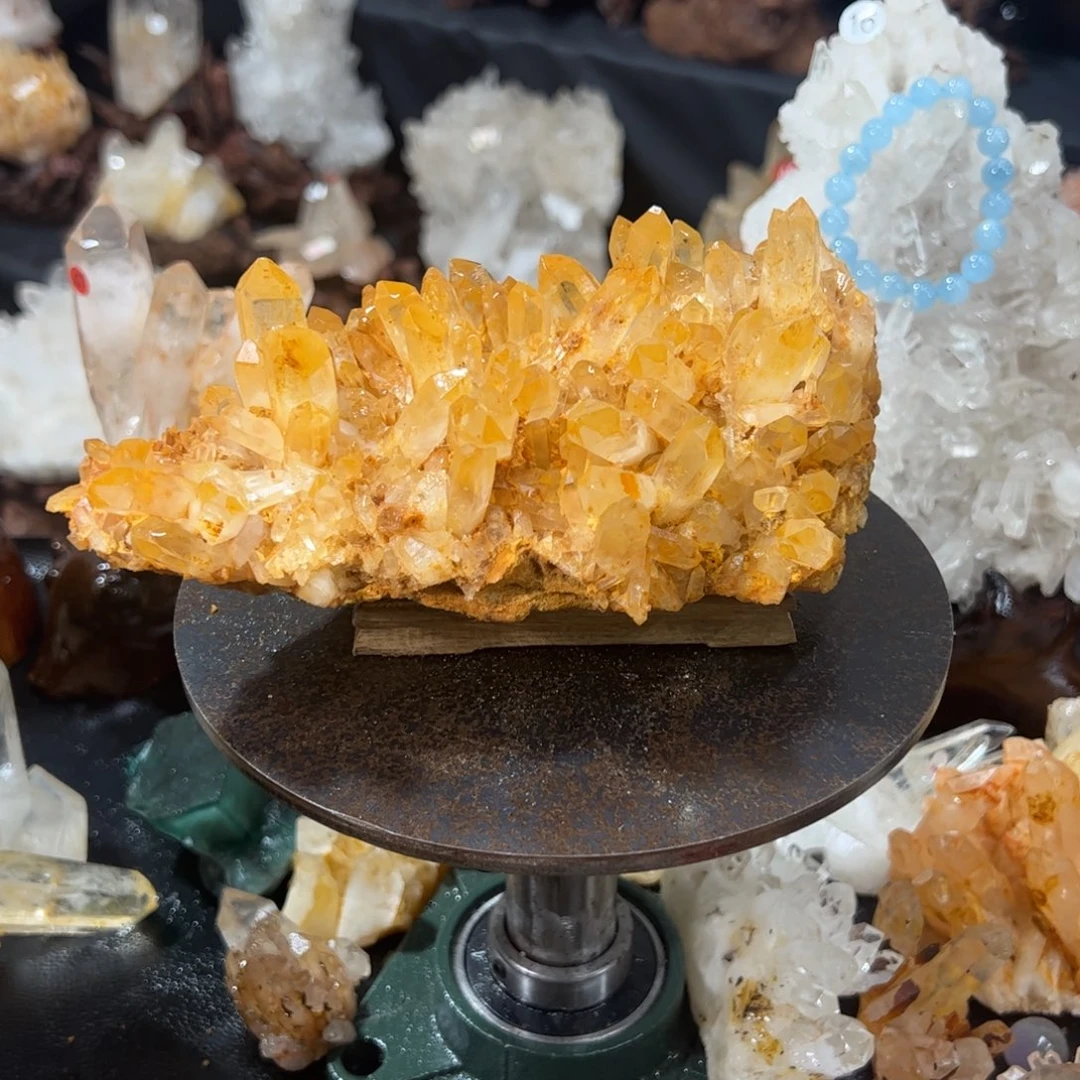 润***成水晶未镶嵌珠宝半成品