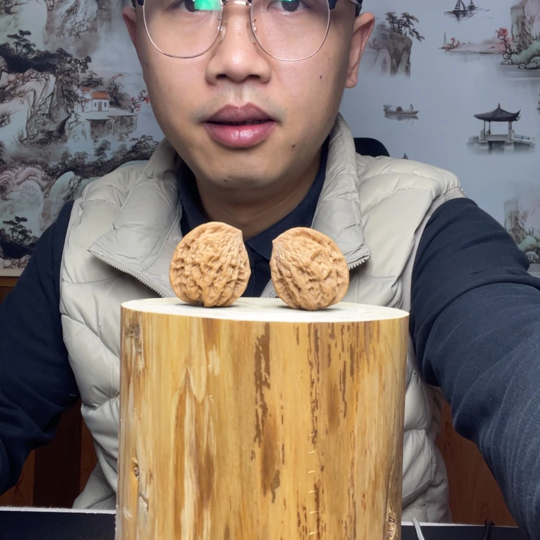 文玩核桃把件虎头半壁