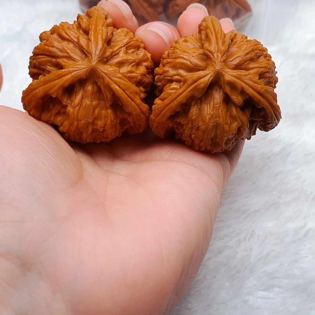 晚***表文玩核桃吊坠三棱