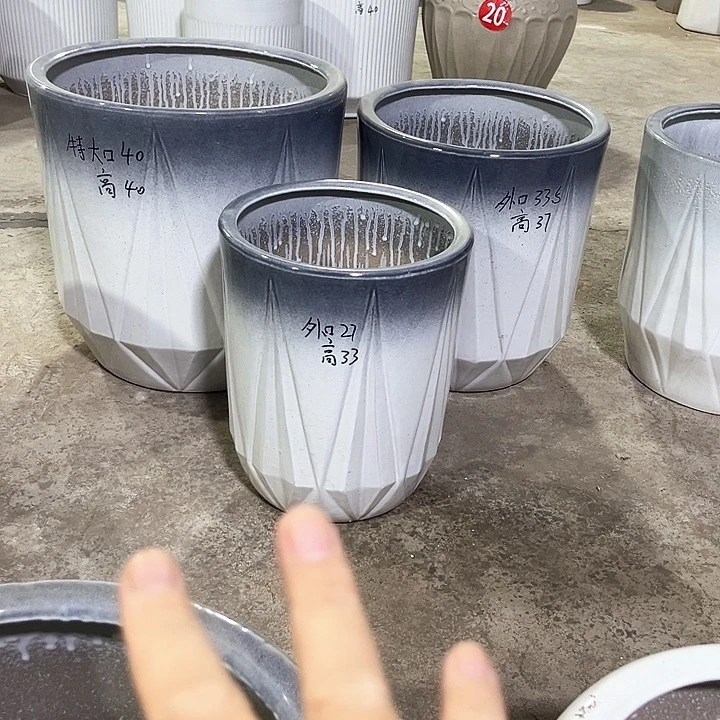 陶瓷大花盆一套三个