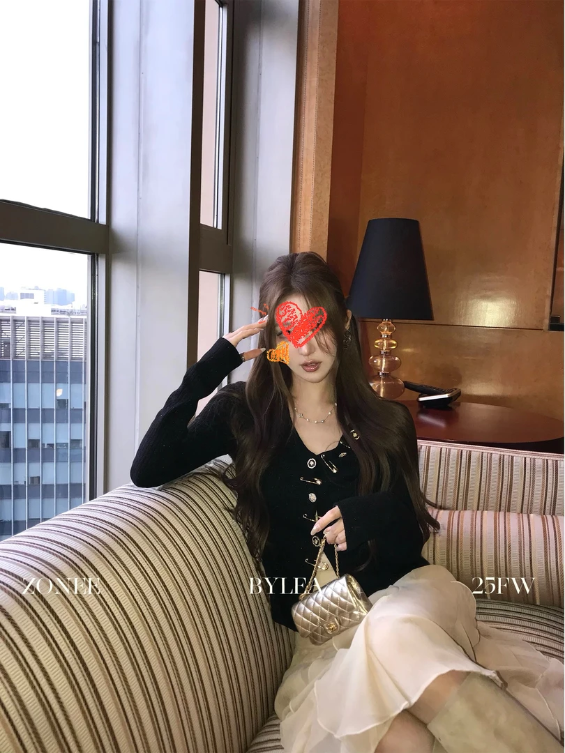 黑金审美 法式时髦高级感V领修身显瘦针织衫上衣