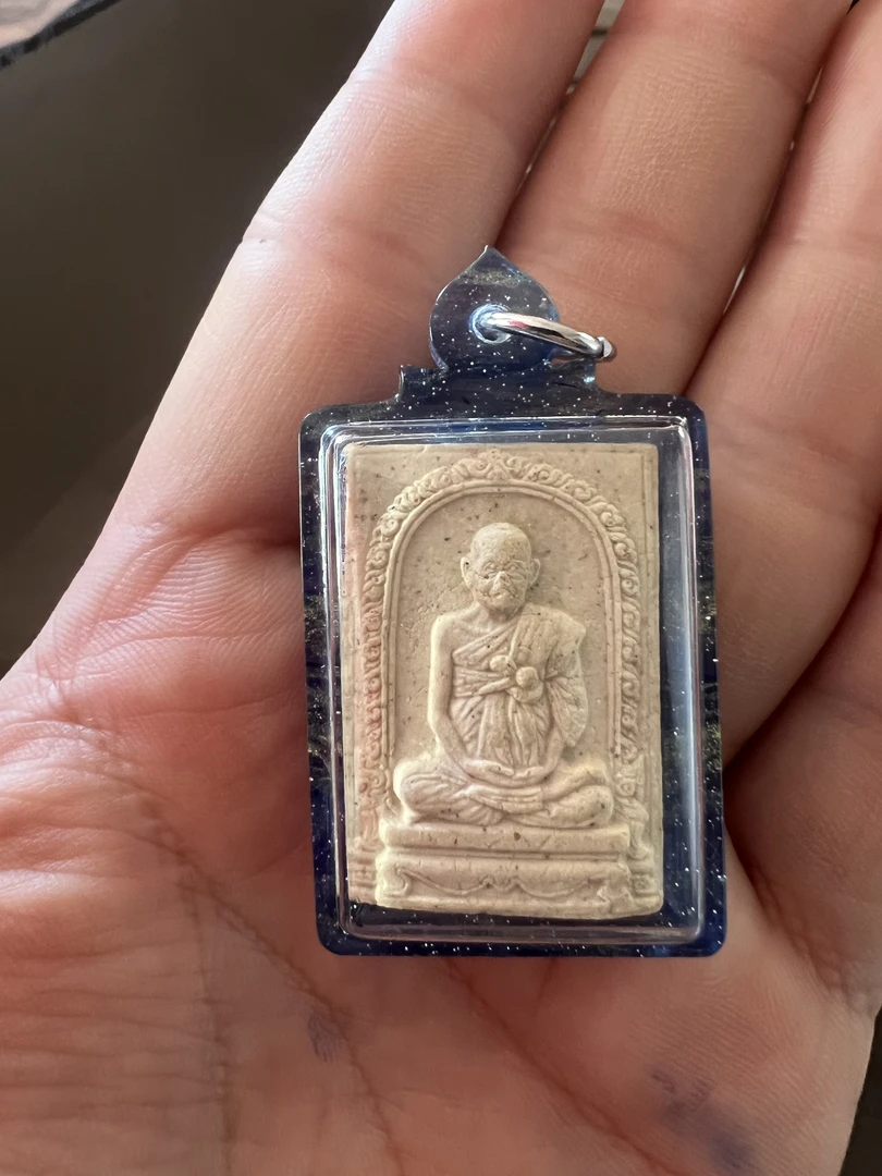 瓦拉康寺阿赞多大师原庙出无卡有视频树脂壳三个颜色牌牌2536