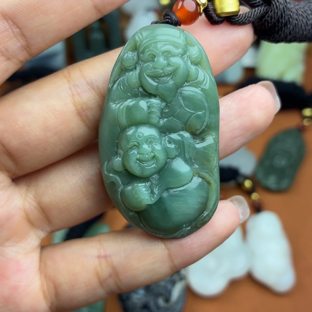 颈饰未镶嵌和田玉（糖玉）