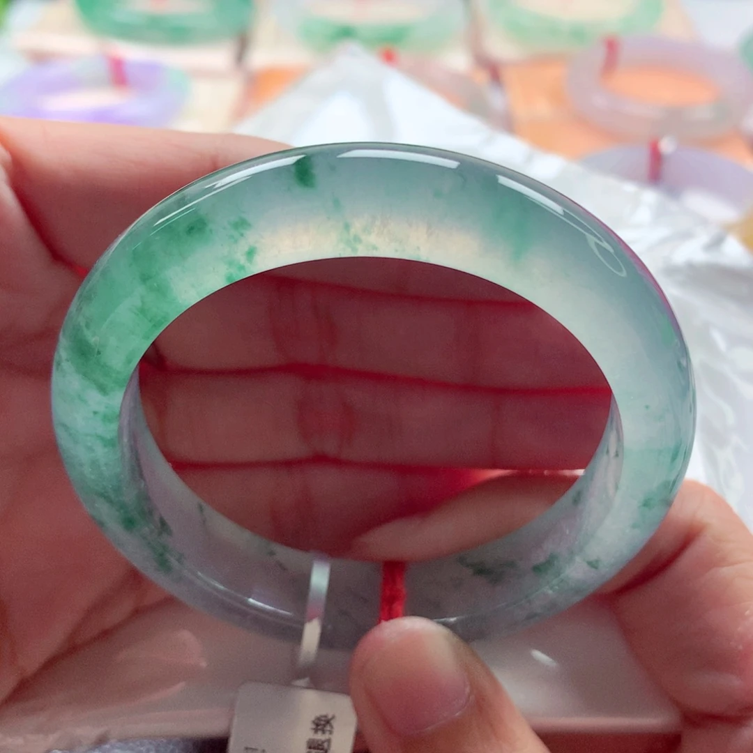 翡翠未镶嵌手镯53.3高冰玻璃种炸光飘花毕业一步到位A