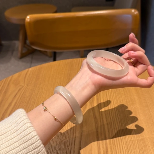 简约大气白月光 白冰手镯高级感