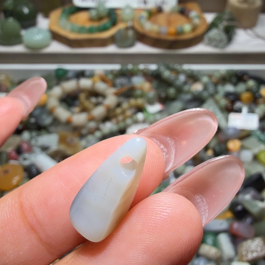 和田玉未镶嵌珠宝奇石