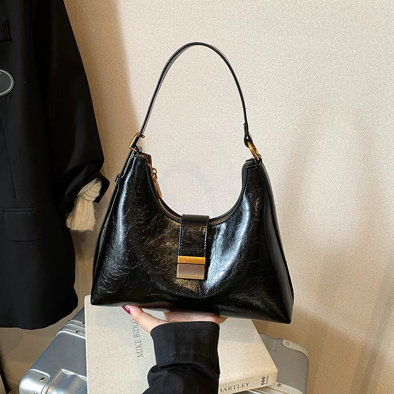 法式复古高级感腋下包2025秋季新款轻奢小众单肩包休闲通勤斜挎包