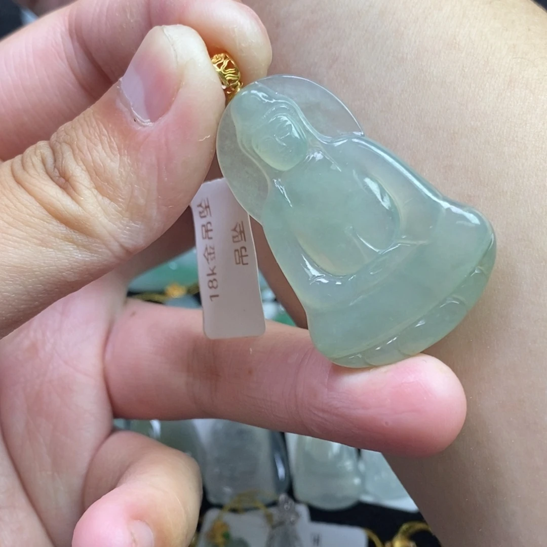 翡翠18K金镶嵌颈饰素衣观音