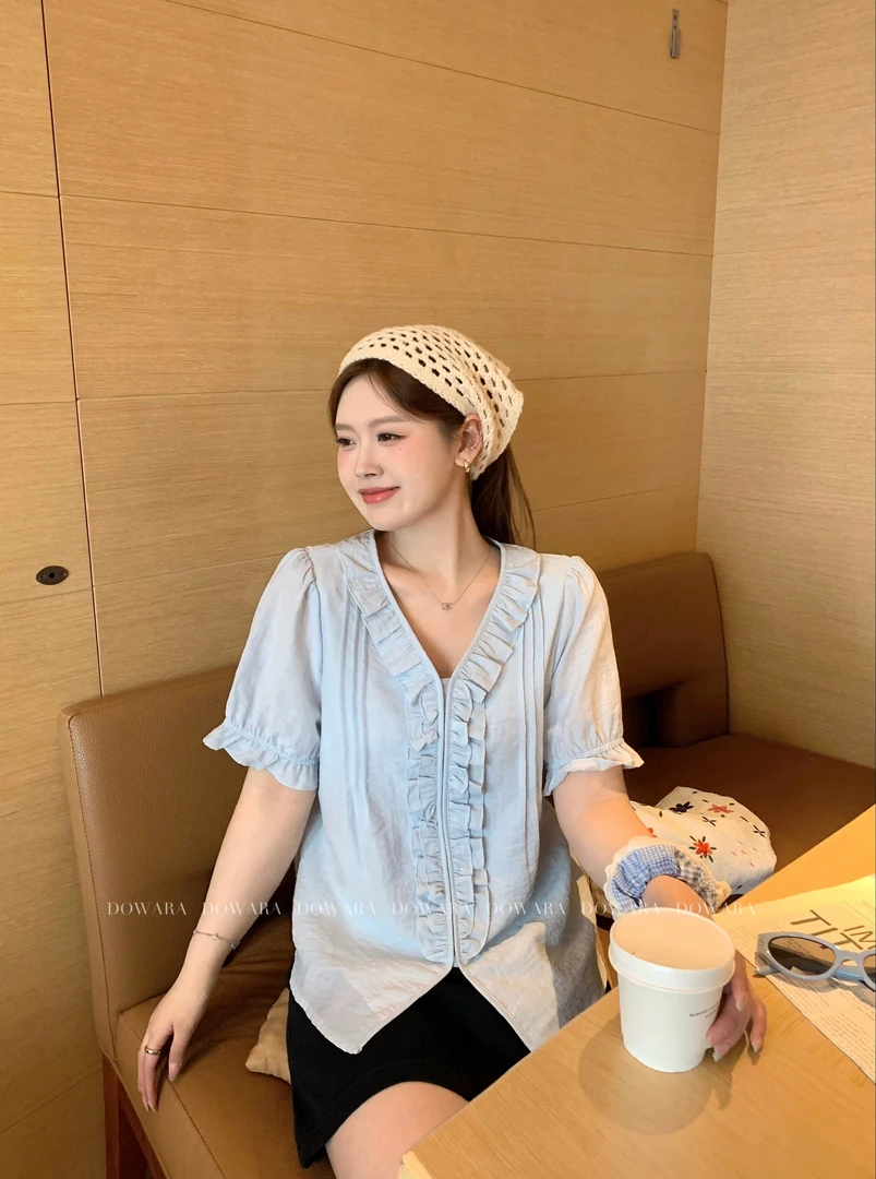 现货7972D大婉酱肉肉微胖定制【蓝岛冰心】V领花边休闲宽松气质上衣