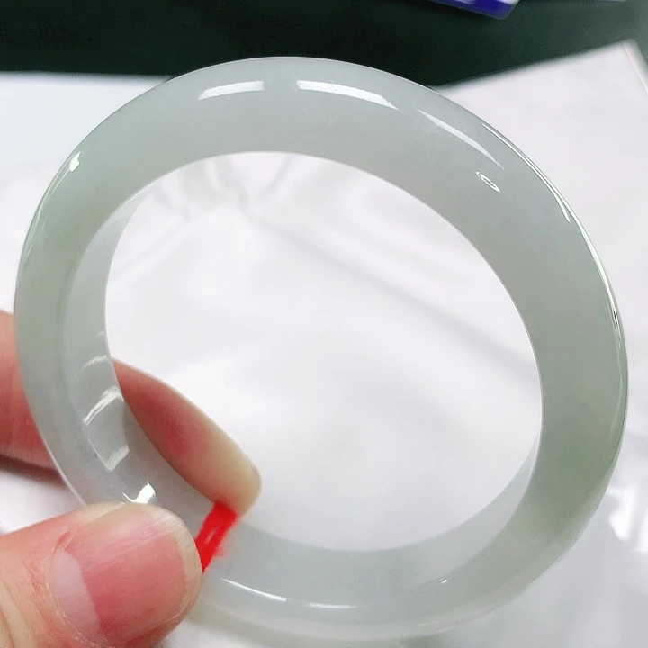 翡翠手镯（圆镯）未镶嵌天然翡翠手镯