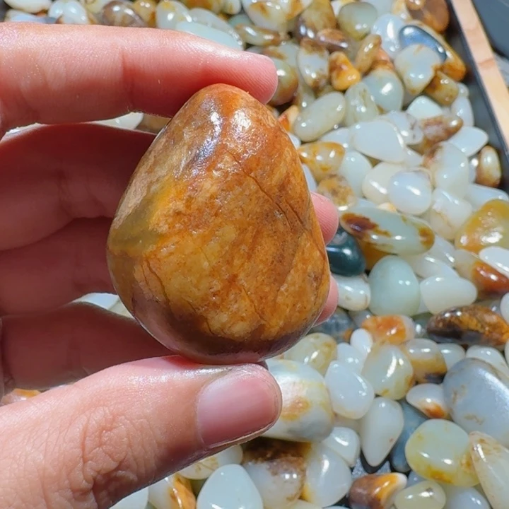 颈饰未镶嵌和田玉（糖玉）48克