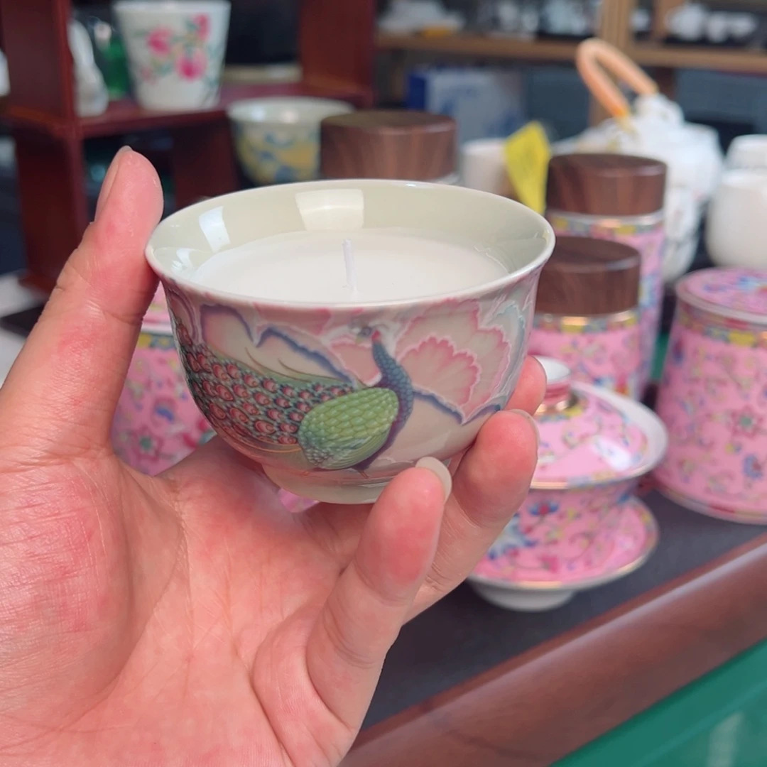 凤凰反口手心杯（香蜡）。微瑕