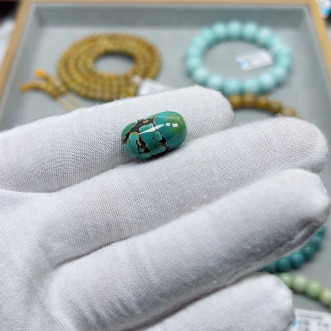 绿松石未镶嵌挂件