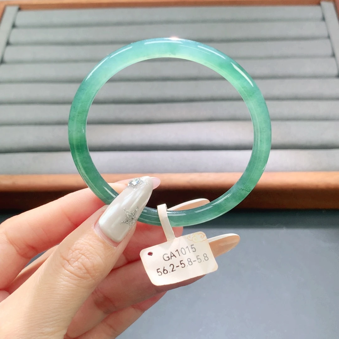 翡翠未镶嵌手镯天然