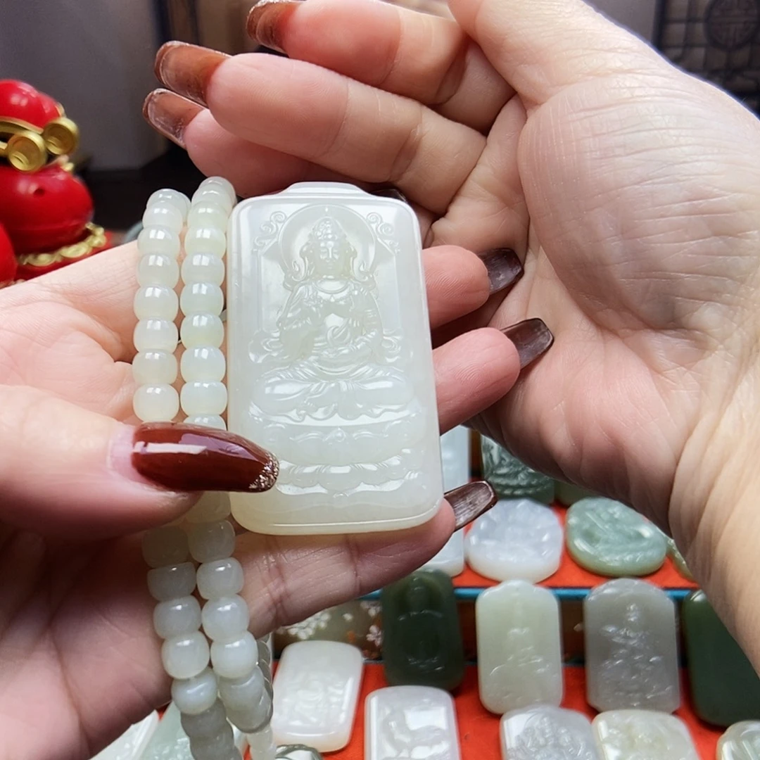 颈饰未镶嵌和田玉铁****龙