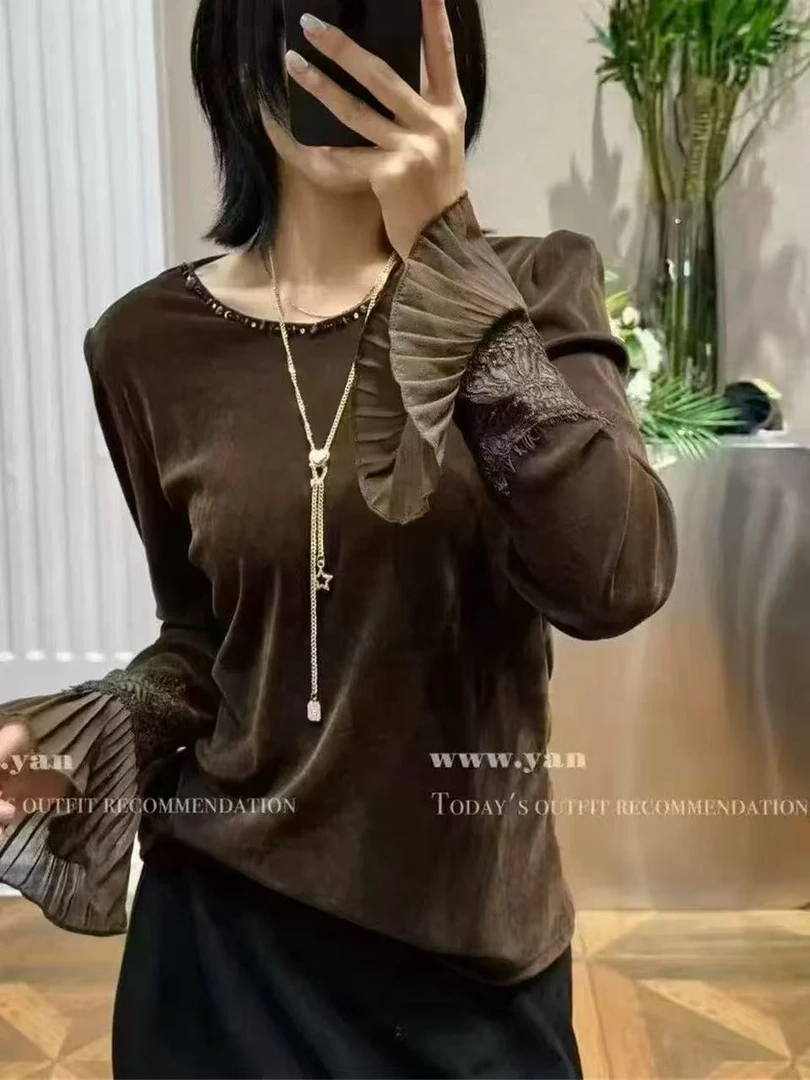WANTHAT/凡黛卡重工钉珠圆领蕾丝压褶喇叭袖进口植绒T恤YY-724