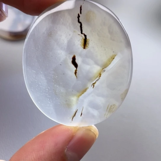 玛瑙/玉髓颈饰未镶嵌M****?