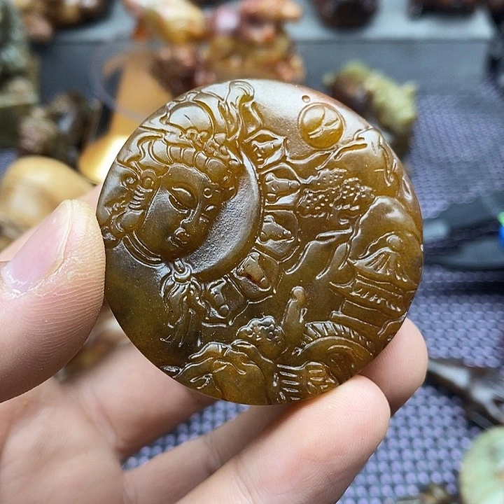 蛇纹石玉未镶嵌颈饰