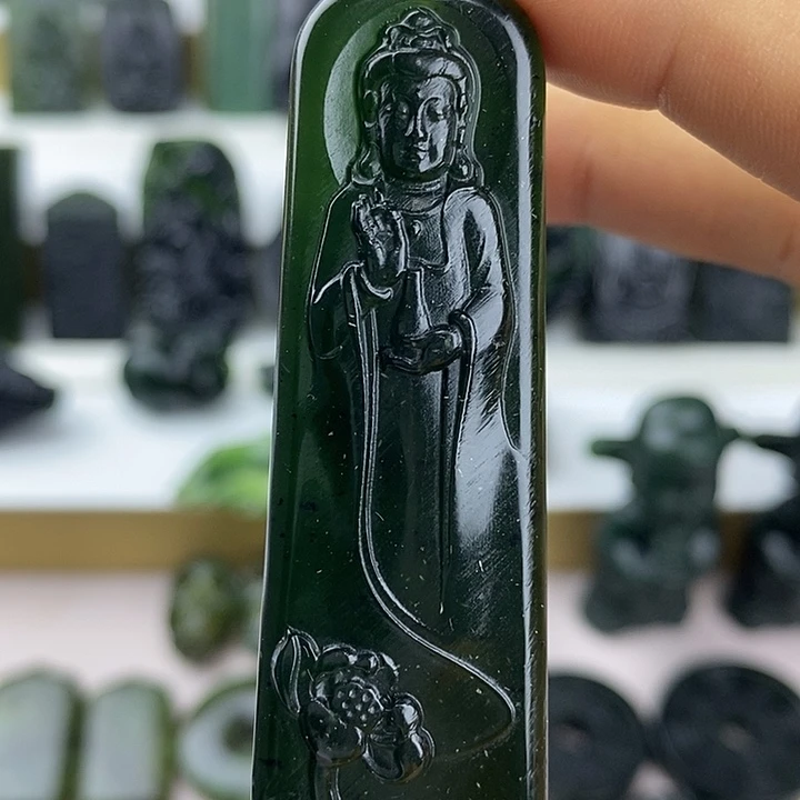 蛇纹石玉未镶嵌观音