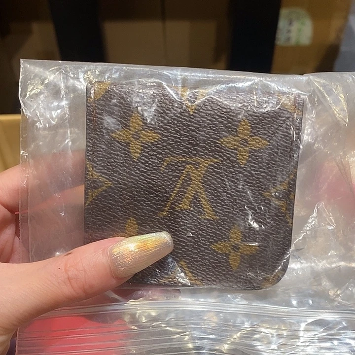 U***-中古香水沐浴露持久留香