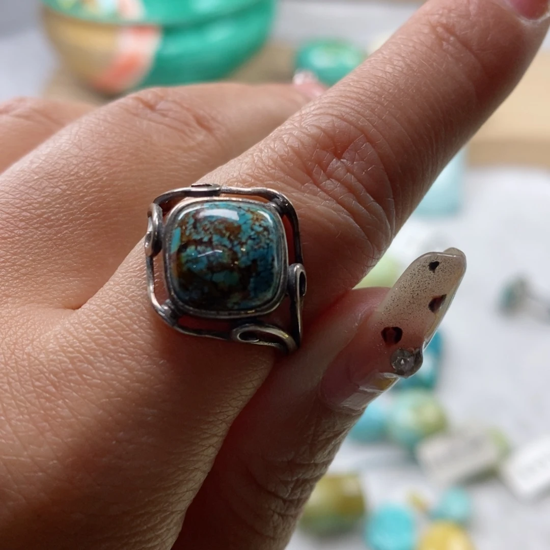 绿松石颈饰未镶嵌德****姐