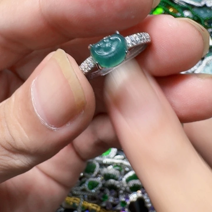 翡翠未镶嵌颈饰天然A货翡翠放漏