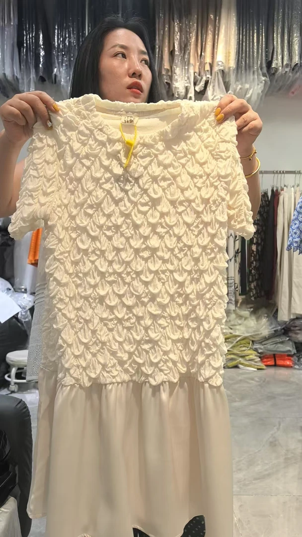 夏日多巴胺法式气质浪漫复古白色黑色连衣裙