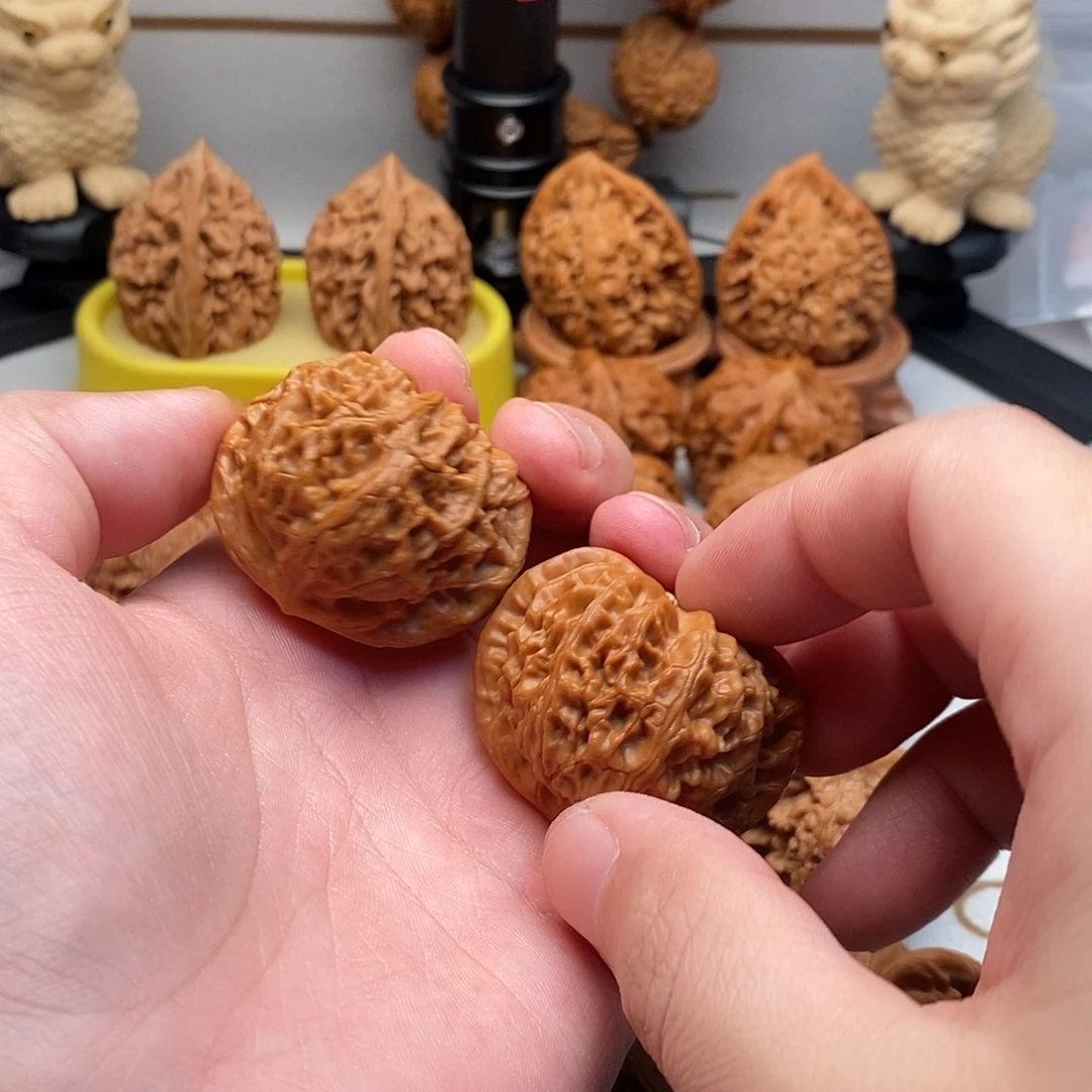 把件文玩核桃放漏宫灯