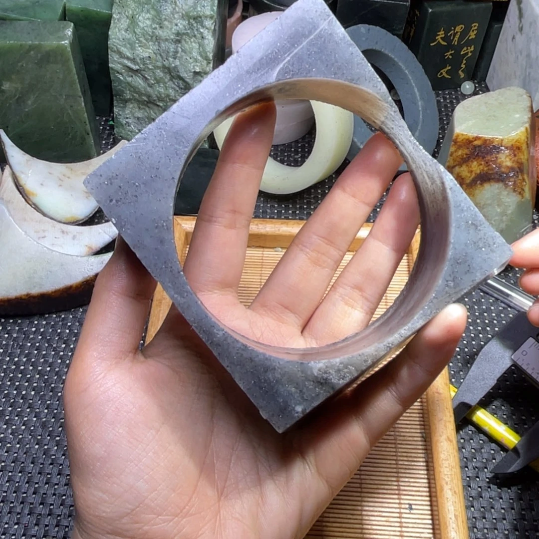 未镶嵌和田玉珠宝半成品